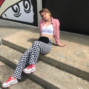 Meet your Posher, Chloe